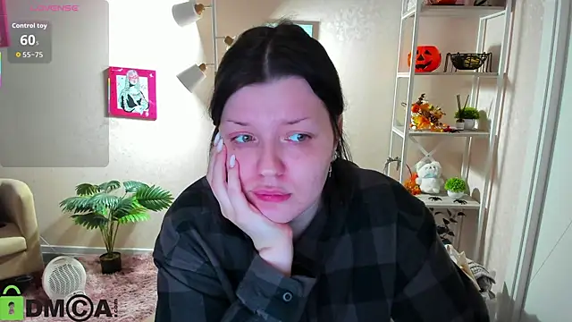 Michele Greenn online show from 11/18/25, 03:04