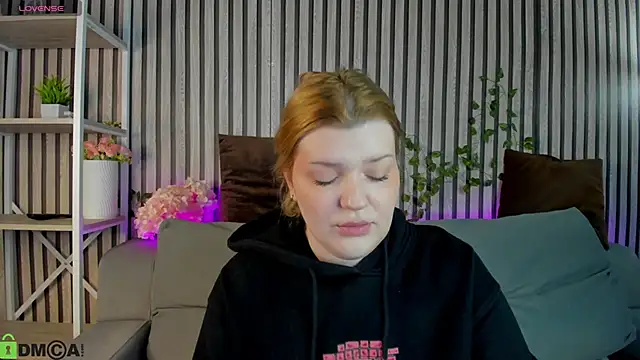 Michele Greenn online show from 03/16/26, 01:02