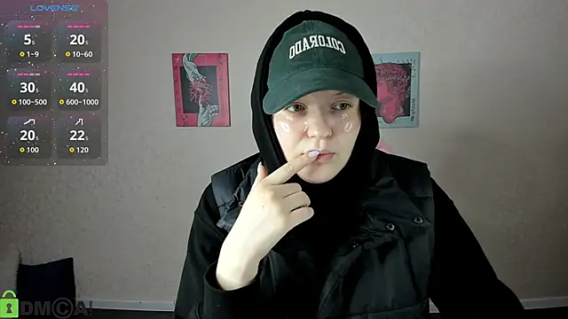 Michele Greenn online show from 10/03/25, 01:20