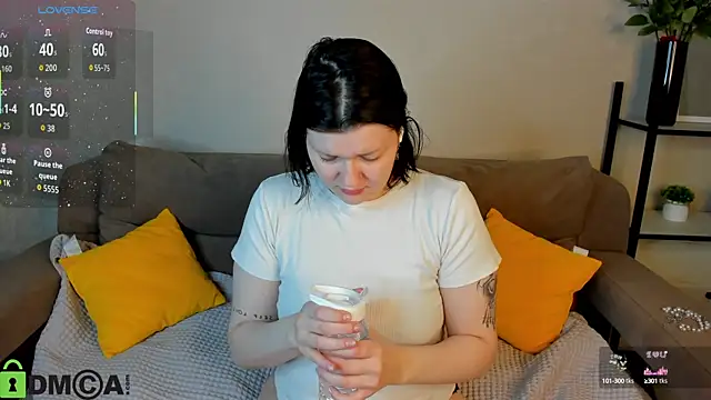 Michele Greenn online show from 10/16/25, 01:25