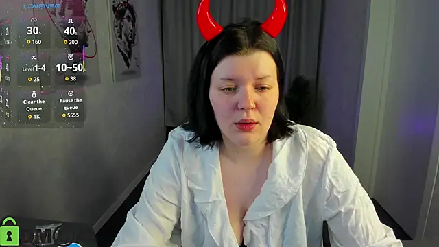 Michele Greenn online show from 10/22/25, 01:05