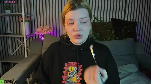 Michele Greenn online show from 04/14/26, 01:10