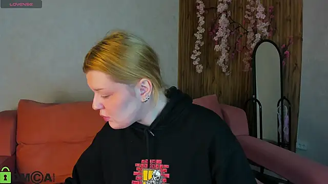 Michele Greenn online show from 03/25/26, 01:06