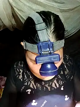 Snapshot of cicnci chatting on 10/10/25, 01:01 cicnci online show from 10/10/25, 01:01