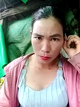 Snapshot of cicnci chatting on 09/22/25, 01:44 cicnci online show from 09/22/25, 01:44