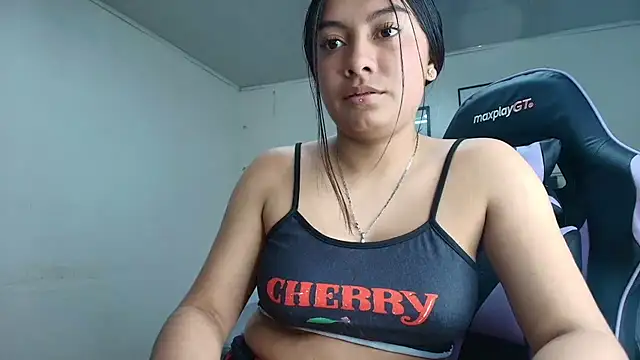 Snapshot of Janne_ chatting on 07/10/26, 04:34 Janne online show from 07/10/26, 04:34