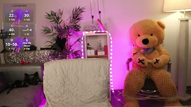 Snapshot of NovaHollisx chatting on 02/04/26, 04:51 NovaHollisx online show from 02/04/26, 04:51