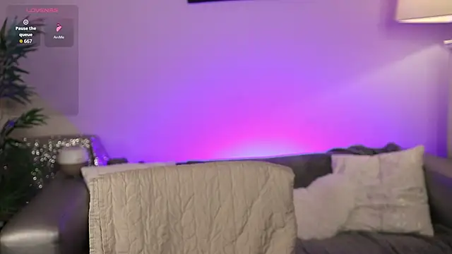 NovaHollisx online show from 10/29/25, 06:23