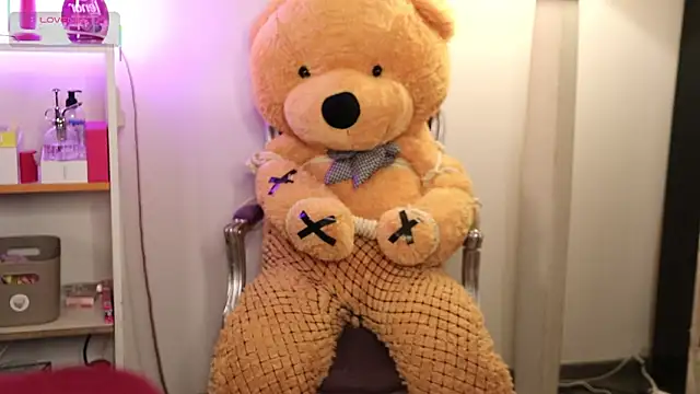 NovaHollisx online show from 03/29/26, 04:14