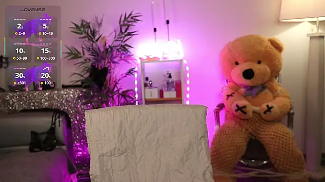 Snapshot of NovaHollisx chatting on 02/06/26, 04:41 NovaHollisx online show from 02/06/26, 04:41