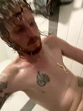 Snapshot of BIGxRED chatting on 09/10/25, 12:09 BIGxRED online show from 09/10/25, 12:09