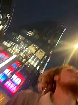 Snapshot of BIGxRED chatting on 09/18/25, 02:25 BIGxRED online show from 09/18/25, 02:25