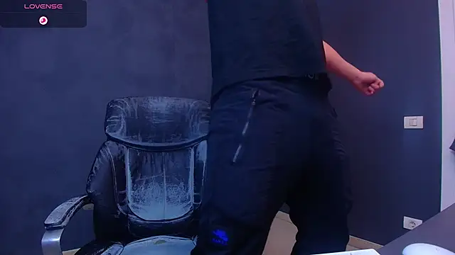 EnzoRace online show from 11/30/25, 05:52