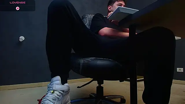 EnzoRace online show from 11/02/25, 06:40