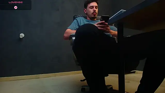 EnzoRace online show from 10/28/25, 05:50