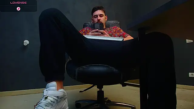 EnzoRace online show from 10/23/25, 04:55