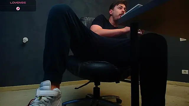 EnzoRace online show from 11/05/25, 06:05