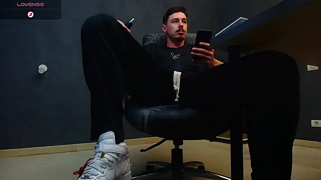 EnzoRace online show from 10/27/25, 05:52