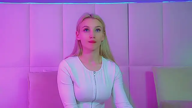 Snapshot of StacyEvances chatting on 09/23/25, 07:04 StacyEvances online show from 09/23/25, 07:04