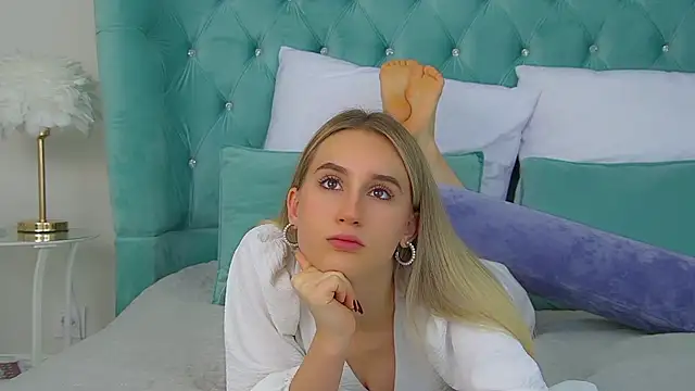 VictoriaHopsons online show from 10/05/25, 06:26