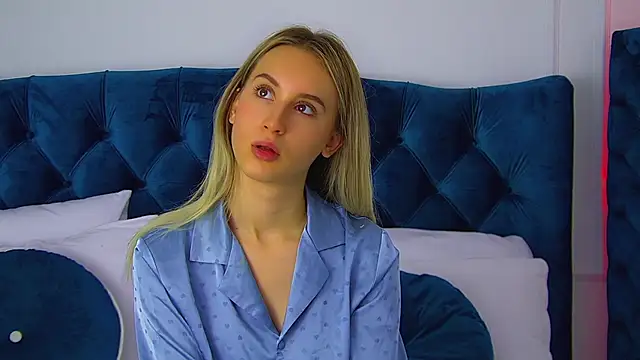 VictoriaHopsons online show from 09/22/25, 07:36