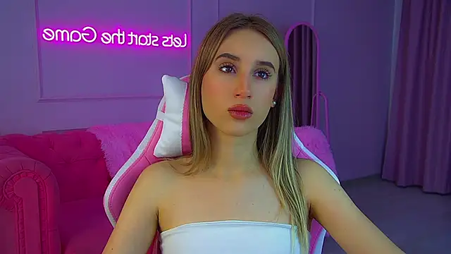 VictoriaHopsons online show from 11/16/25, 06:07