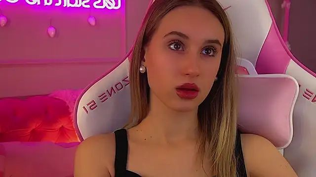 VictoriaHopsons online show from 12/15/25, 06:47