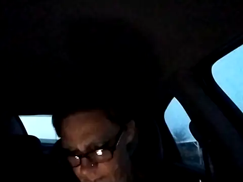 Snapshot of SparklesB1tch chatting on 09/26/25, 02:07 SparklesB1tch online show from 09/26/25, 02:07