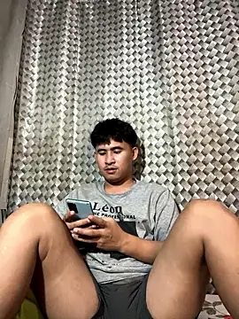 Snapshot of Adim-pinoy146 chatting on 06/15/26, 08:58 Adim-pinoy146 online show from 06/15/26, 08:58