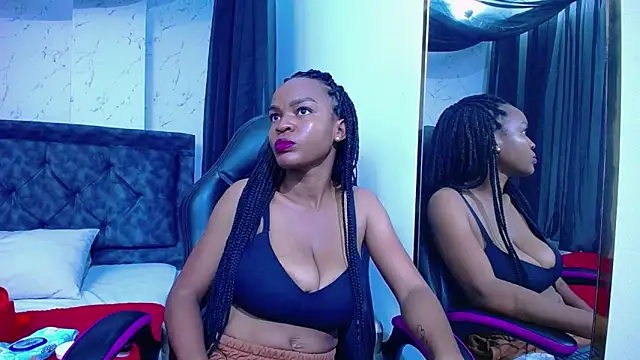 mia  thomson  online show from 11/28/25, 01:11