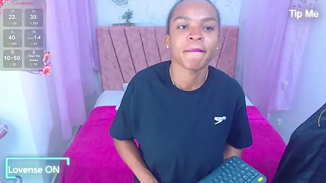 mia  thomson  online show from 04/08/26, 02:46