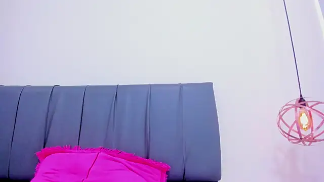 Snapshot of iisabella_noa chatting on 02/04/26, 01:17 iisabella noa online show from 02/04/26, 01:17