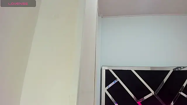 Snapshot of iisabella_noa chatting on 10/24/25, 01:10 iisabella noa online show from 10/24/25, 01:10