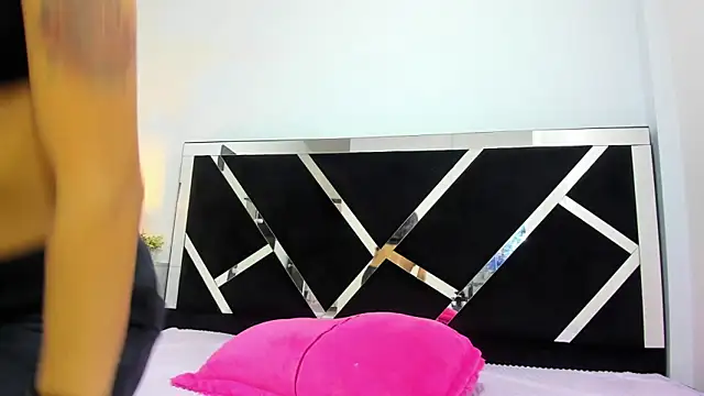 Snapshot of iisabella_noa chatting on 01/15/26, 01:03 iisabella noa online show from 01/15/26, 01:03