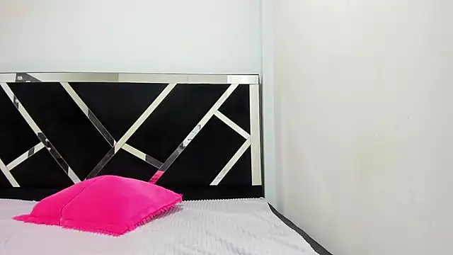 Snapshot of iisabella_noa chatting on 12/01/25, 01:12 iisabella noa online show from 12/01/25, 01:12