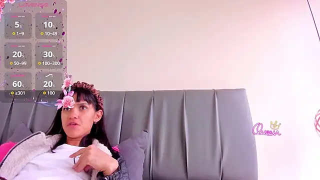 Snapshot of iisabella_noa chatting on 02/17/26, 12:35 iisabella noa online show from 02/17/26, 12:35