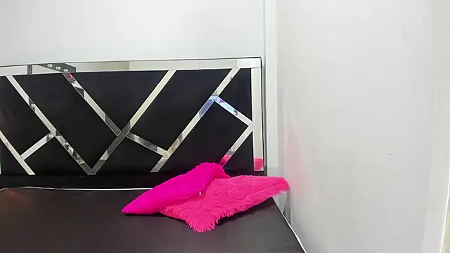 Snapshot of iisabella_noa chatting on 09/17/25, 12:51 iisabella noa online show from 09/17/25, 12:51