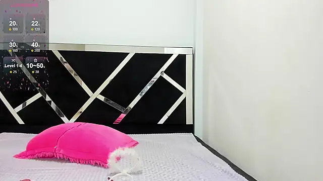 Snapshot of iisabella_noa chatting on 11/24/25, 12:49 iisabella noa online show from 11/24/25, 12:49