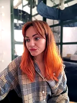 SaraLow online show from 10/30/25, 06:44