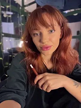 SaraLow online show from 11/16/25, 05:34