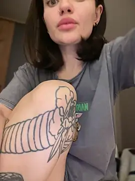 SaraLow online show from 03/22/26, 01:01