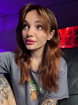 SaraLow online show from 12/02/25, 01:28