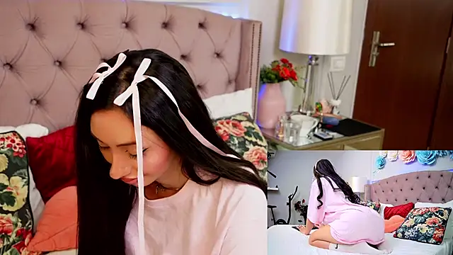 Snapshot of JenniferLovve chatting on 02/13/26, 05:51 JenniferLovve online show from 02/13/26, 05:51