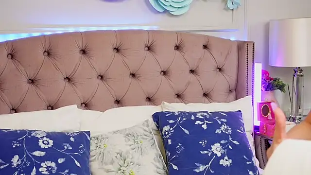 JenniferLovve online show from 04/03/26, 04:30