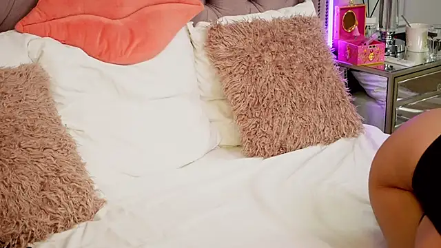 JenniferLovve online show from 04/06/26, 02:29