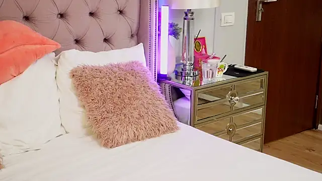 JenniferLovve online show from 04/08/26, 03:30