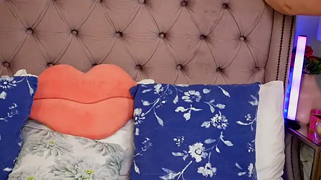 JenniferLovve online show from 03/30/26, 04:14