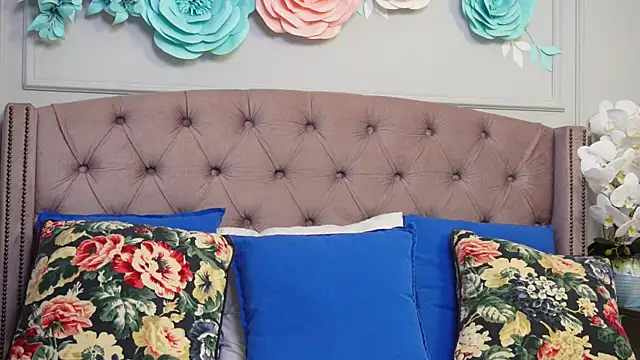 JenniferLovve online show from 10/17/25, 03:21