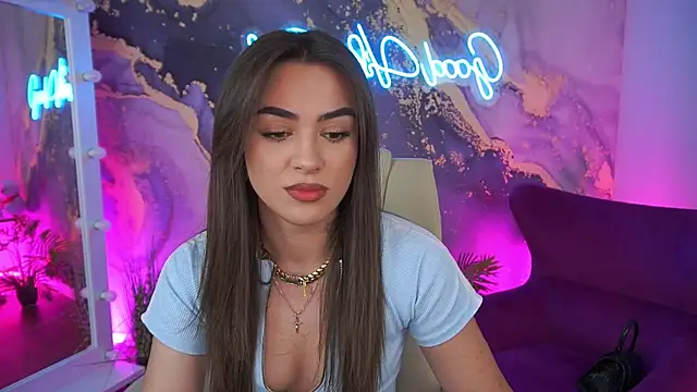 Snapshot of EricaSin chatting on 06/19/26, 01:17 EricaSin online show from 06/19/26, 01:17