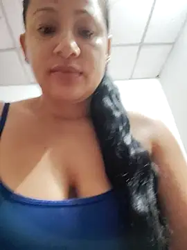 Snapshot of Angels_tomsop chatting on 11/21/25, 01:10 Angels tomsop online show from 11/21/25, 01:10